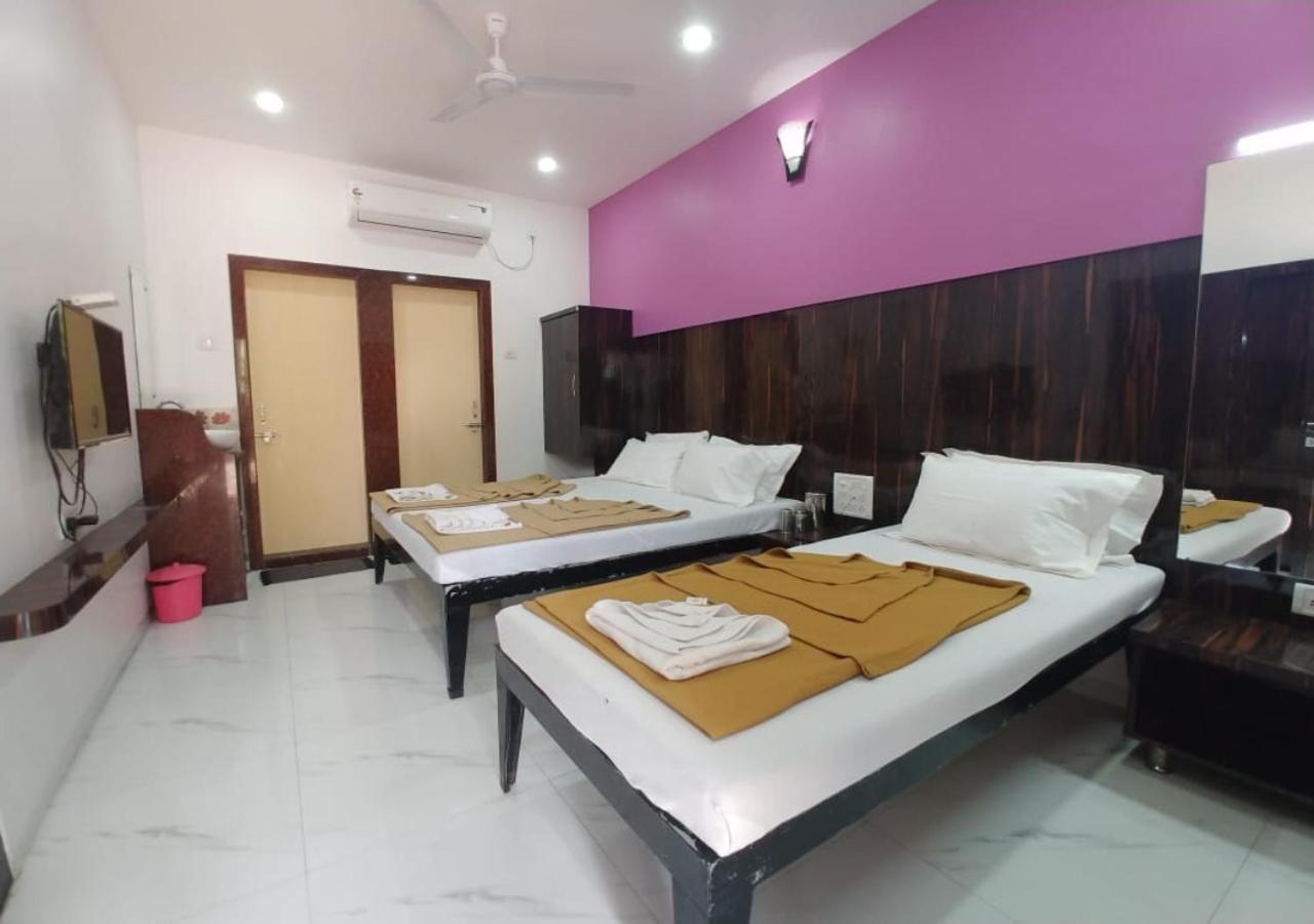 Hotel Yogiraj Shirdi Dış mekan fotoğraf