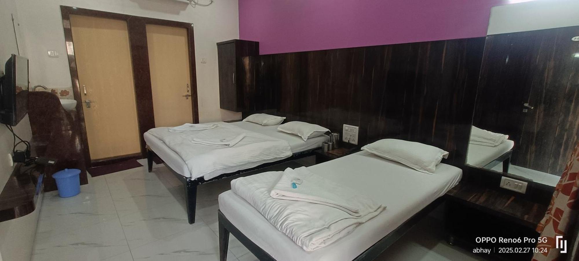 Hotel Yogiraj Shirdi Dış mekan fotoğraf