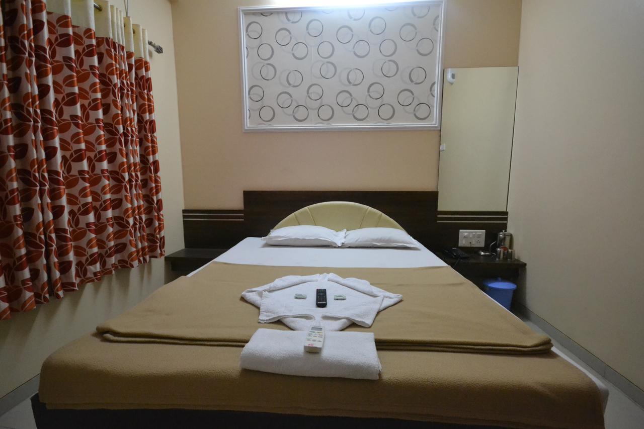 Hotel Yogiraj Shirdi Dış mekan fotoğraf