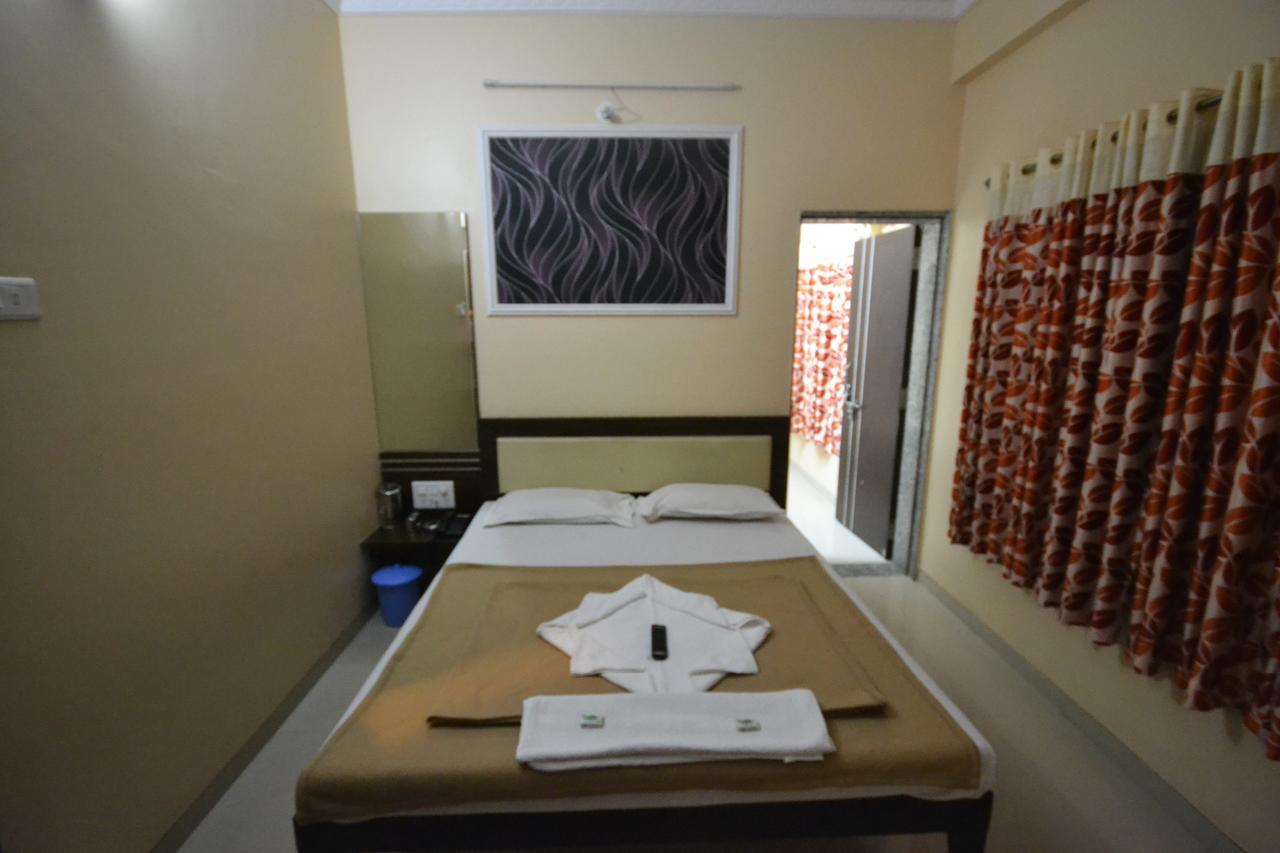 Hotel Yogiraj Shirdi Dış mekan fotoğraf