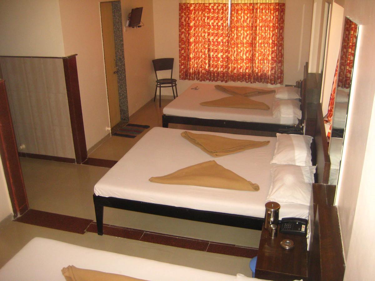 Hotel Yogiraj Shirdi Dış mekan fotoğraf